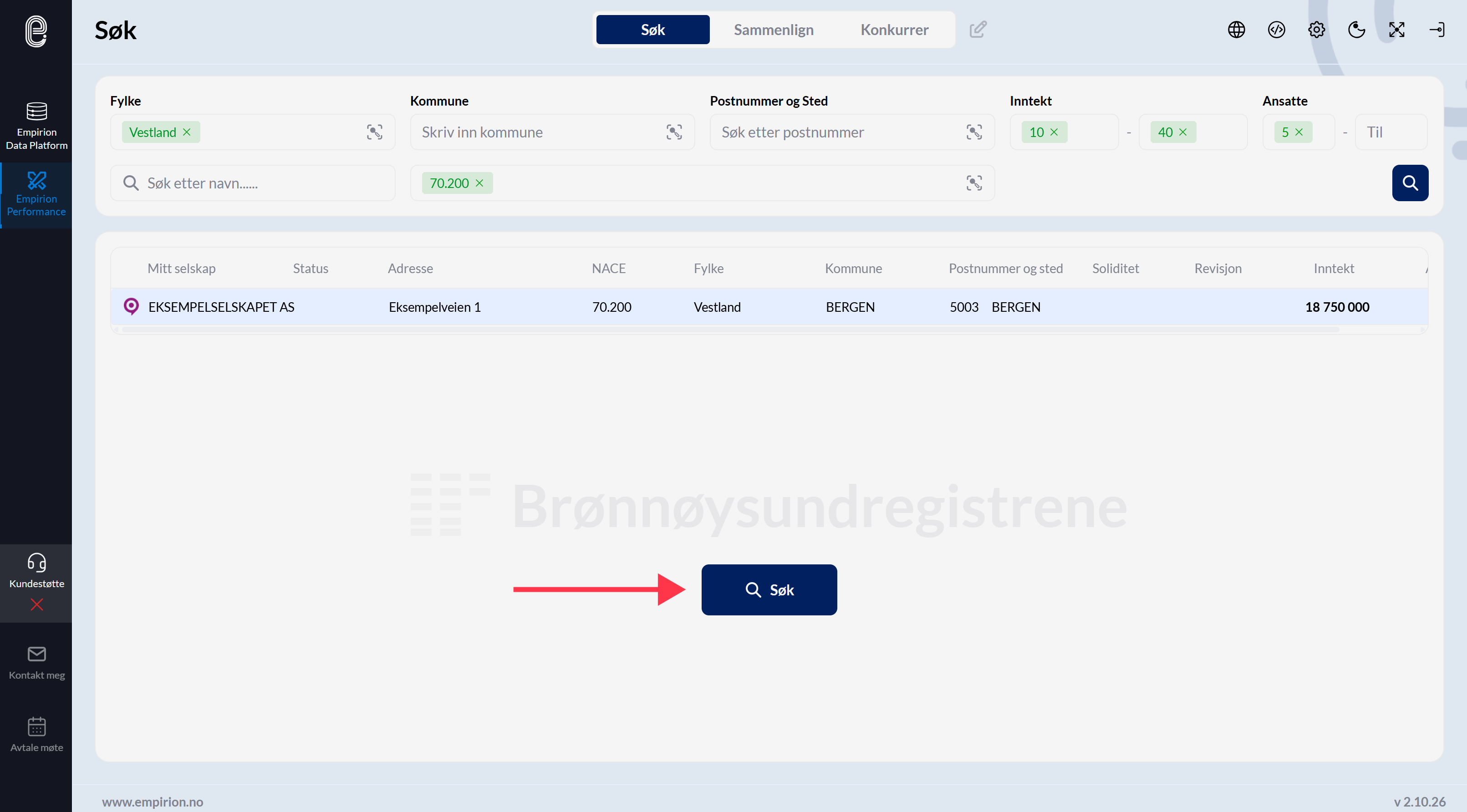 Søkefanen i Empirion Performance med forhåndsutfylte filtre for bransjekode, fylke, inntekt og ansatte, og pil mot Søk-knappen